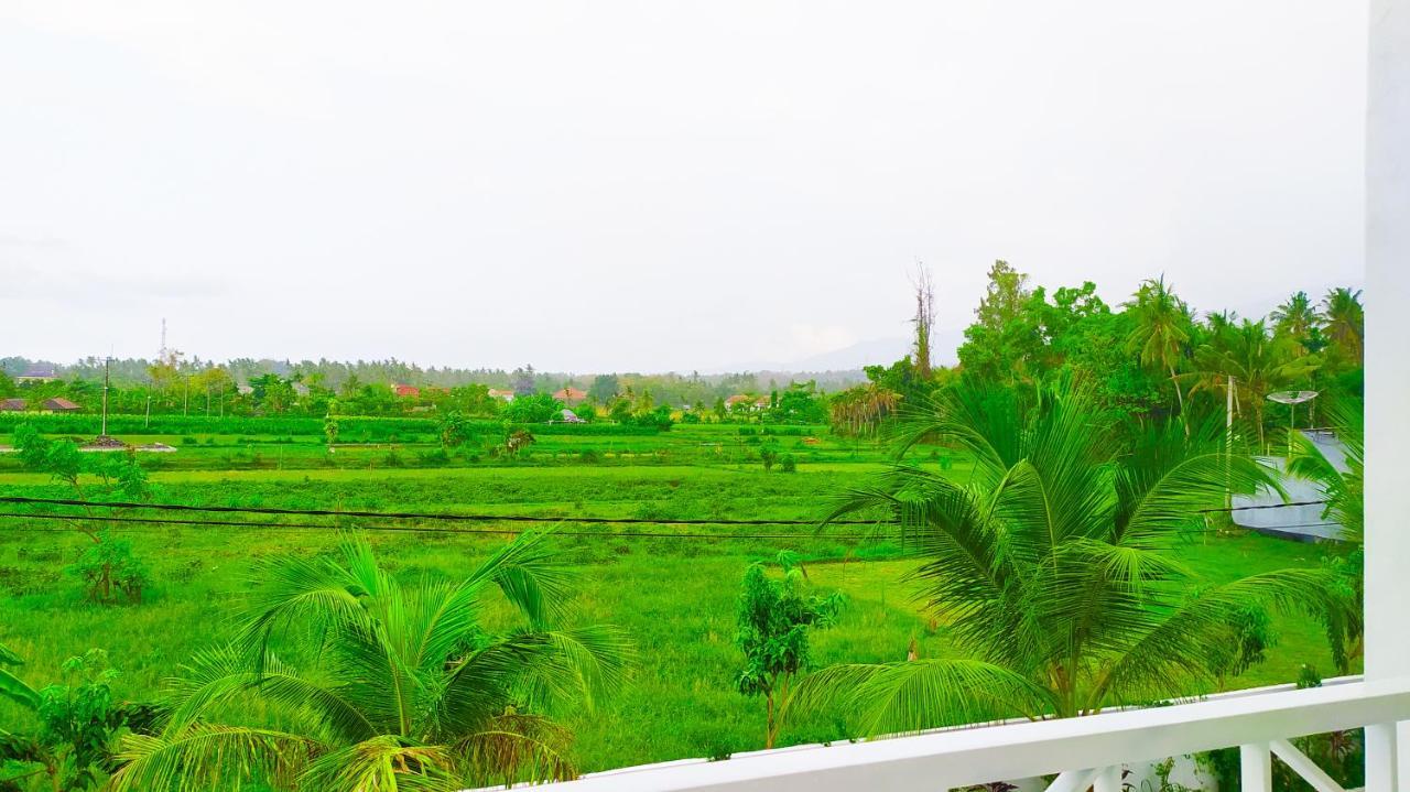 Puri Lovina Hotel Luaran gambar