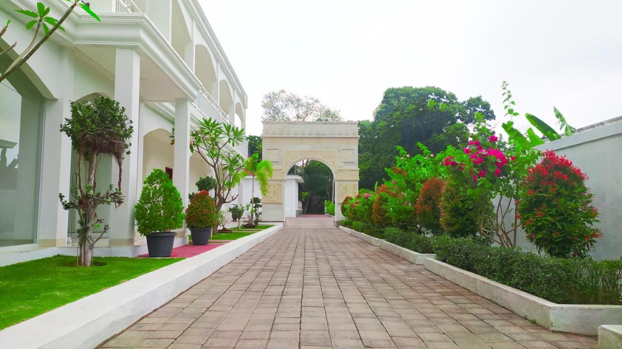 Puri Lovina Hotel Luaran gambar