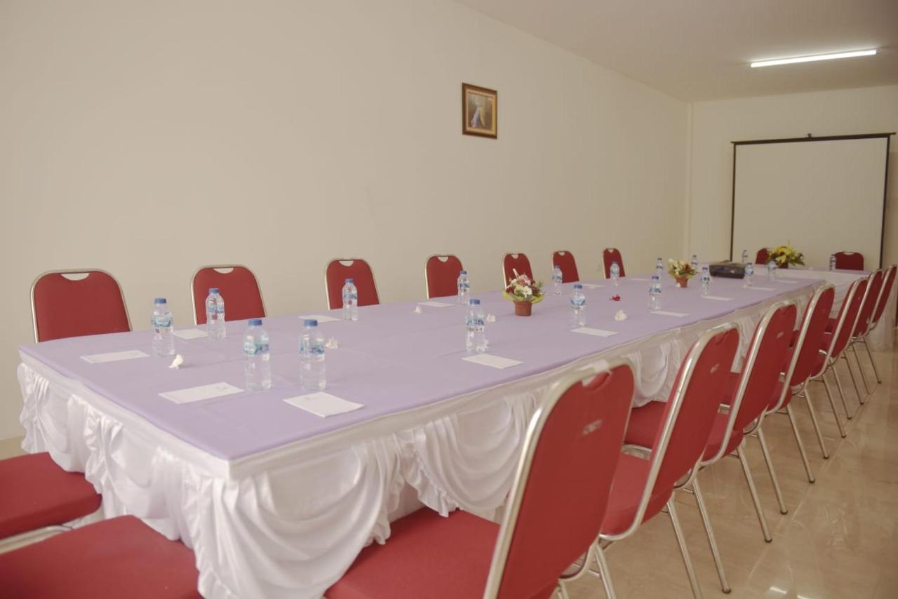 Puri Lovina Hotel Luaran gambar