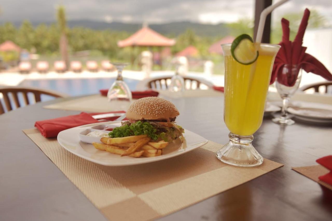 Puri Lovina Hotel Luaran gambar