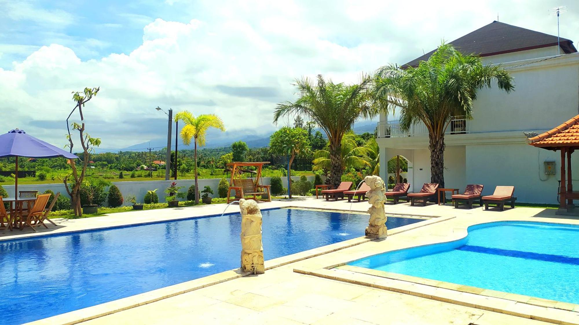 Puri Lovina Hotel Luaran gambar