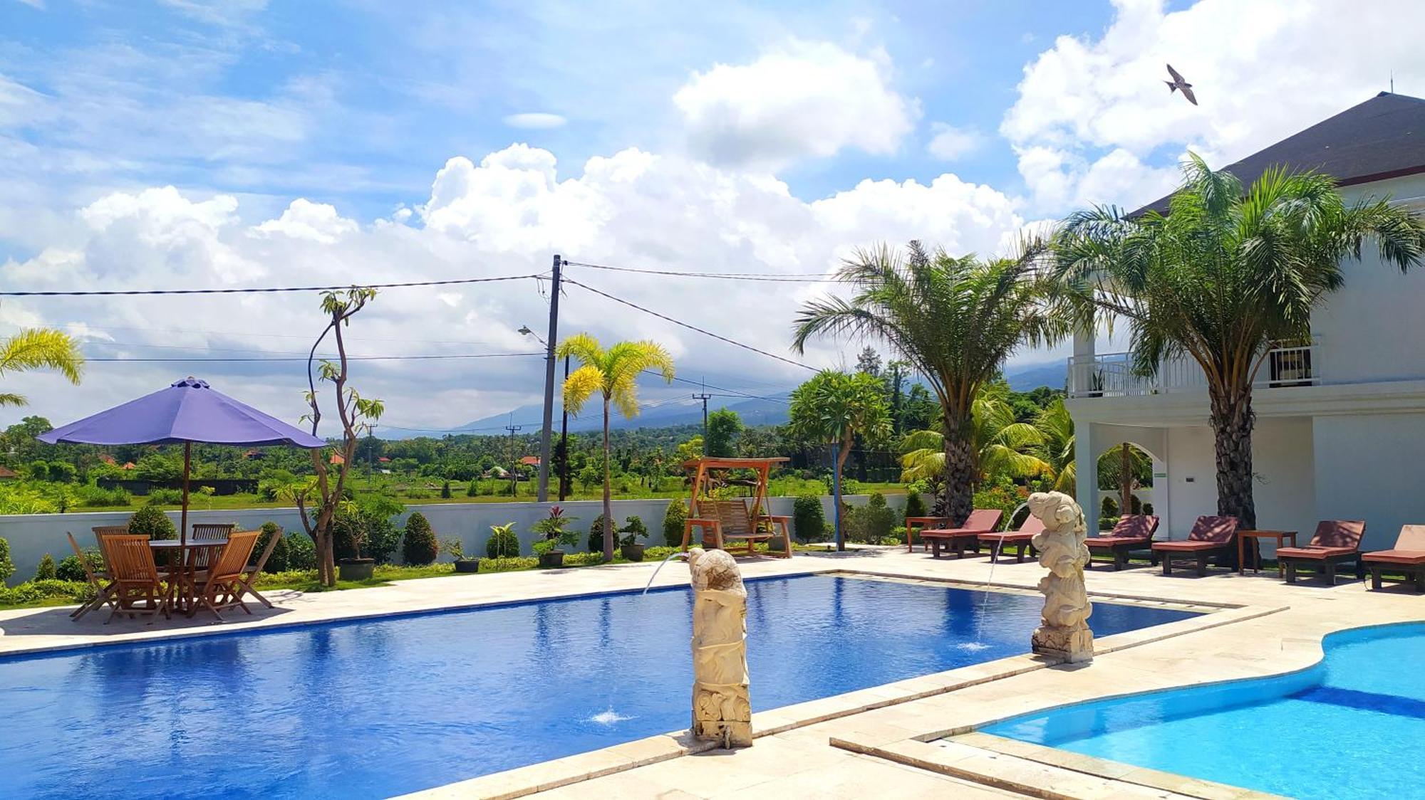 Puri Lovina Hotel Luaran gambar