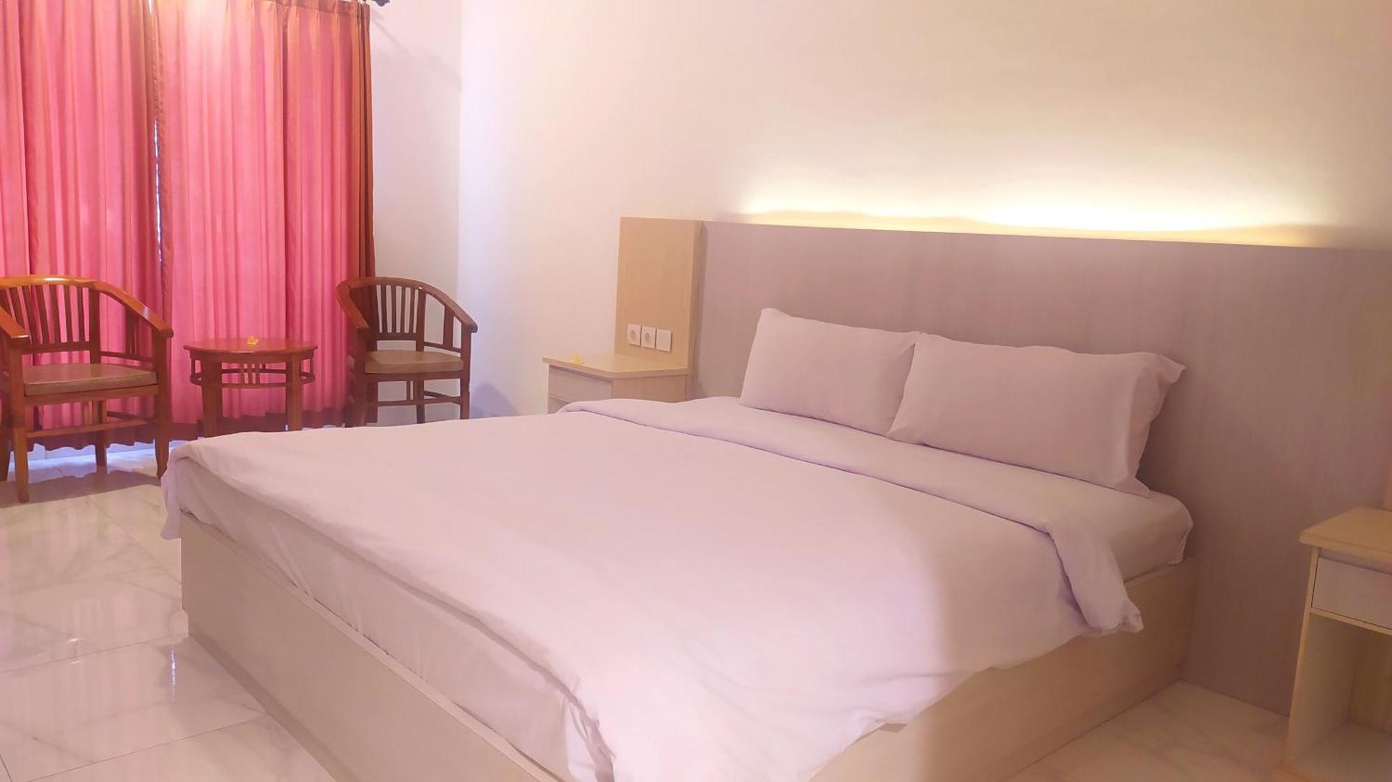 Puri Lovina Hotel Luaran gambar