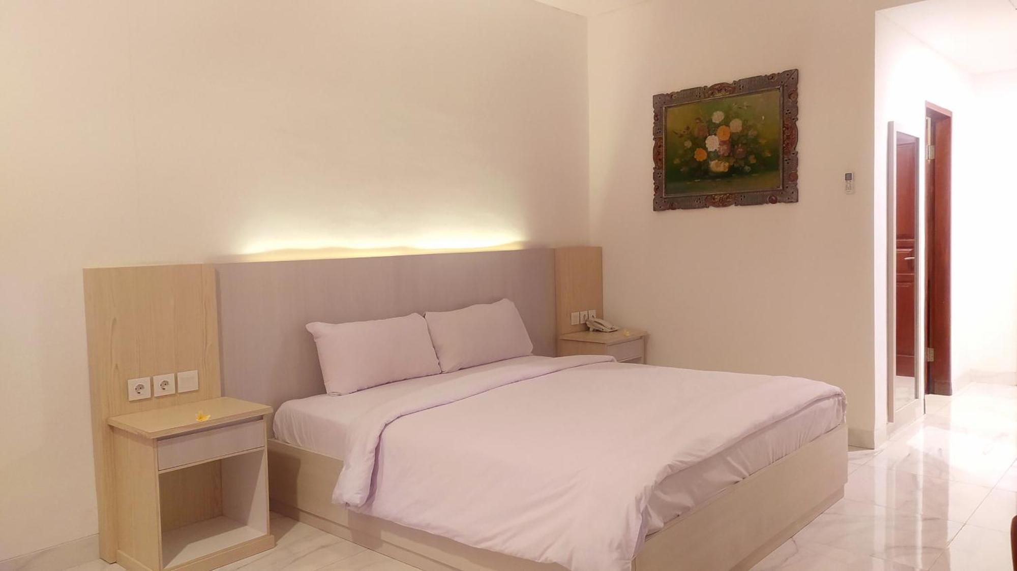 Puri Lovina Hotel Luaran gambar