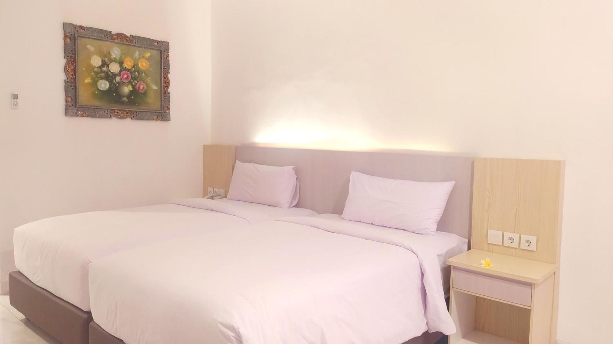 Puri Lovina Hotel Luaran gambar