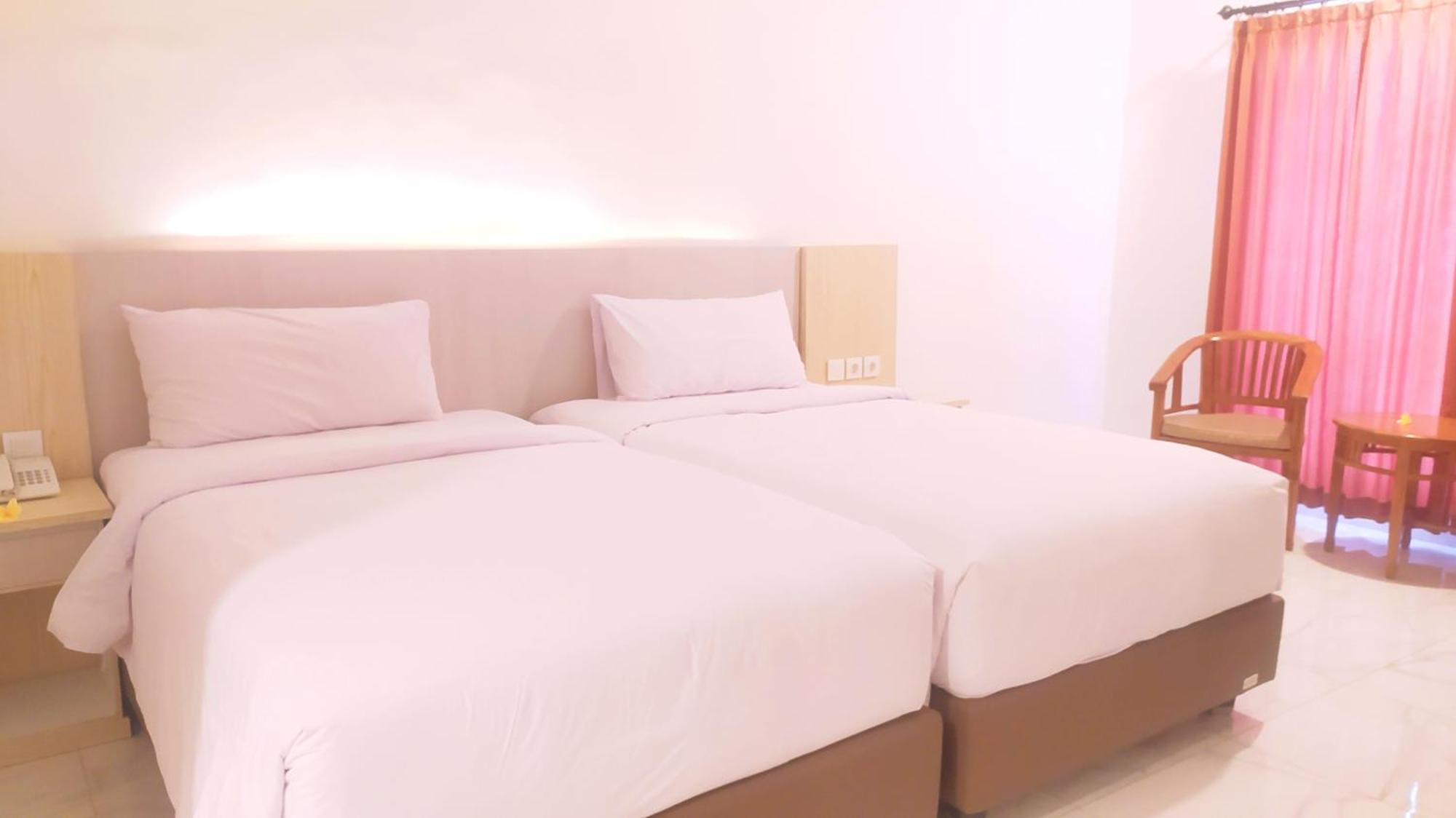 Puri Lovina Hotel Luaran gambar