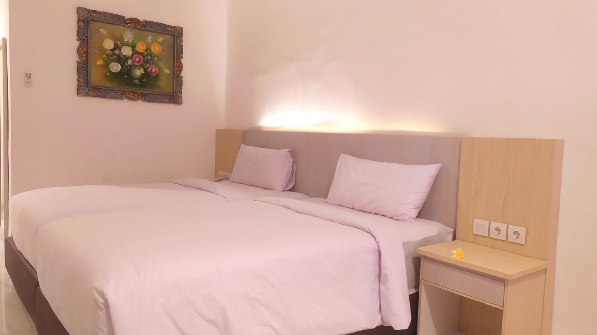 Puri Lovina Hotel Luaran gambar