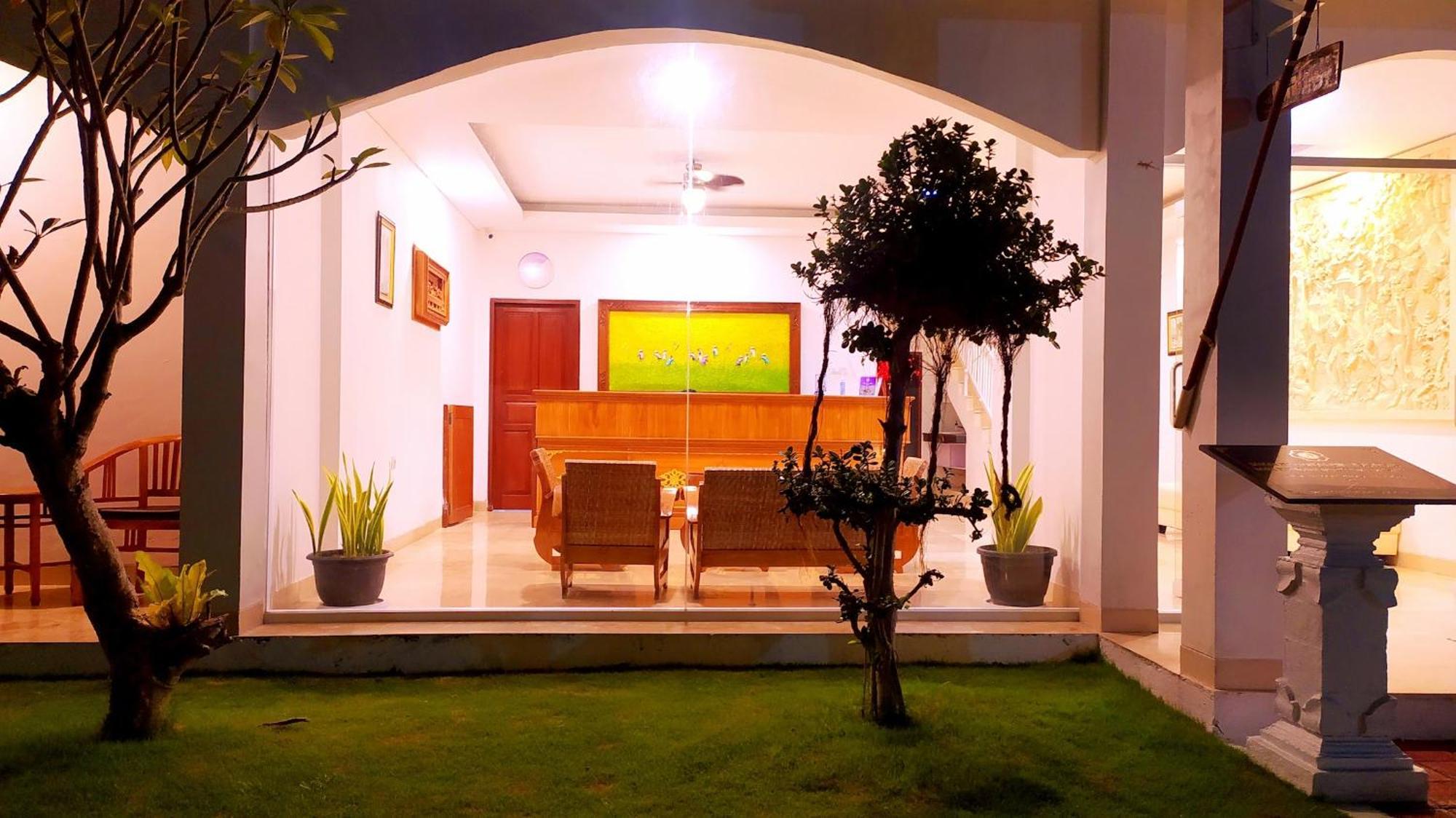Puri Lovina Hotel Luaran gambar