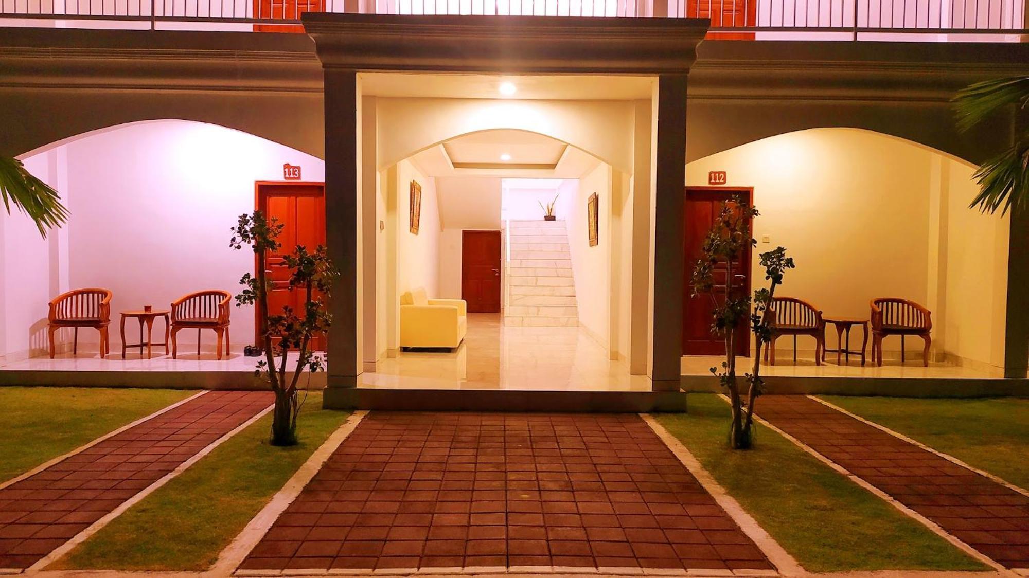 Puri Lovina Hotel Luaran gambar
