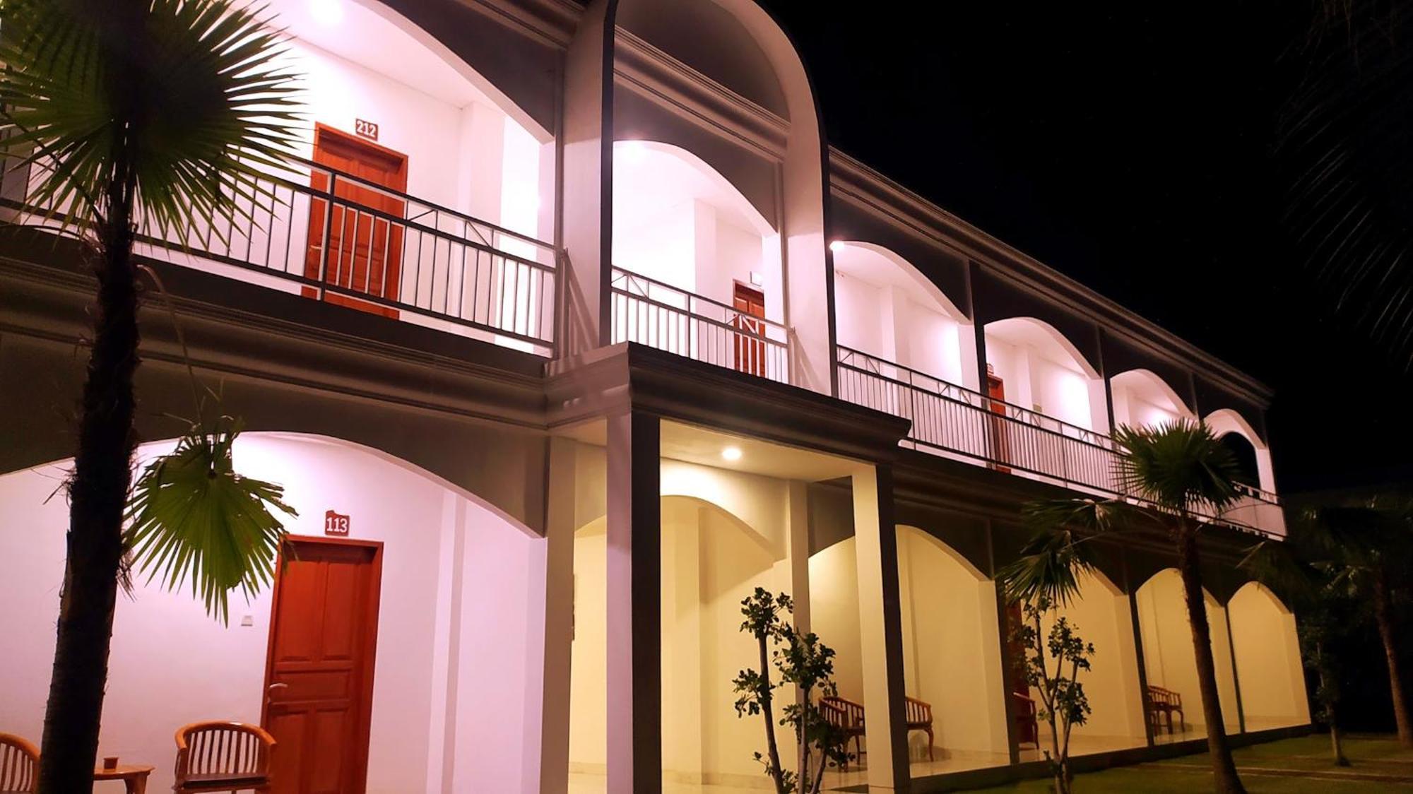 Puri Lovina Hotel Luaran gambar